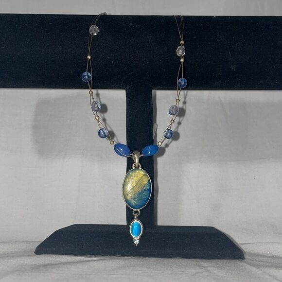 Beautiful beaded wire necklace - Picture 3 of 7